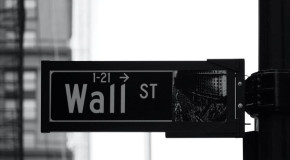 العقود الآجلة الأميركية تتعافى من بعض خسائرها بعد الأرباح