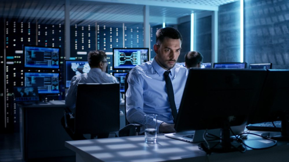 أفضل شركات التداول المرخصة في بريطانيا اليوم 2023 | ترخيص FCA